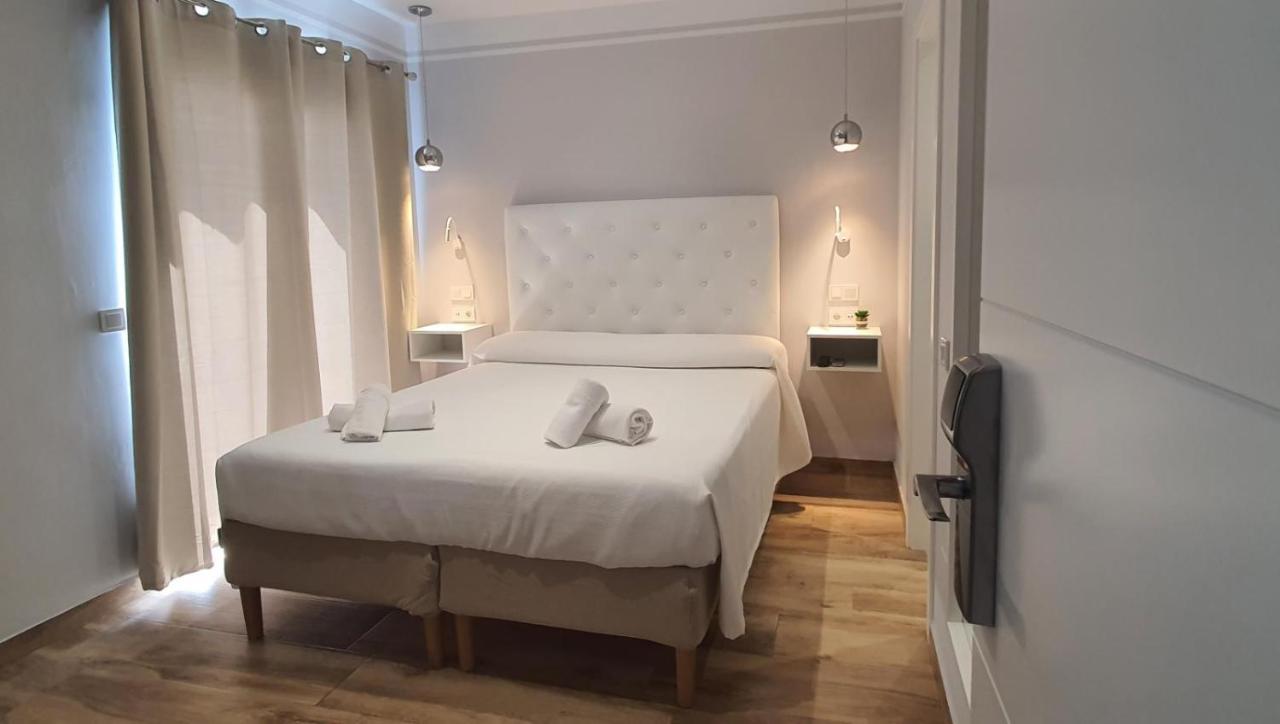 Hostal La Ermita نيرخا المظهر الخارجي الصورة
