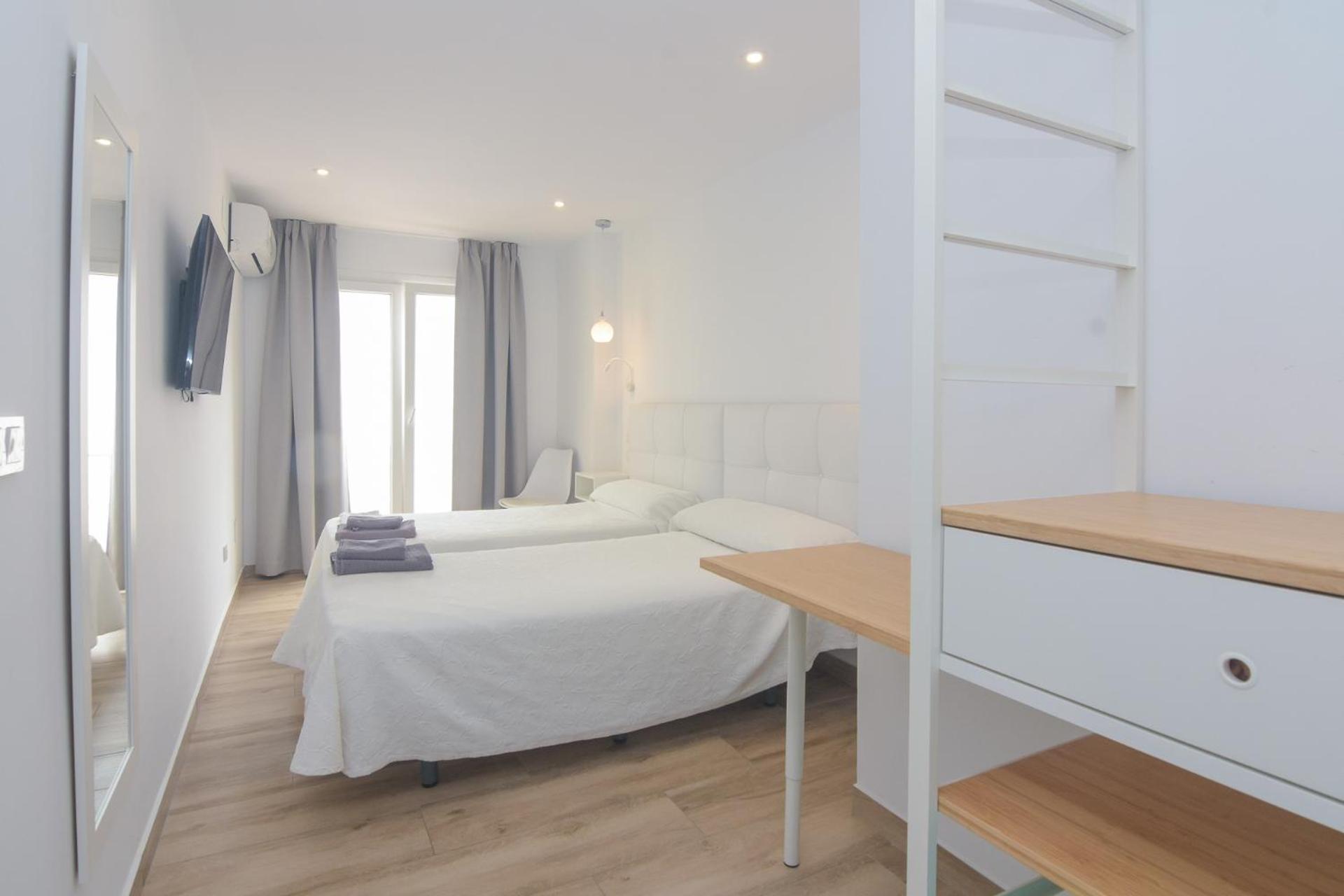 Hostal La Ermita نيرخا المظهر الخارجي الصورة
