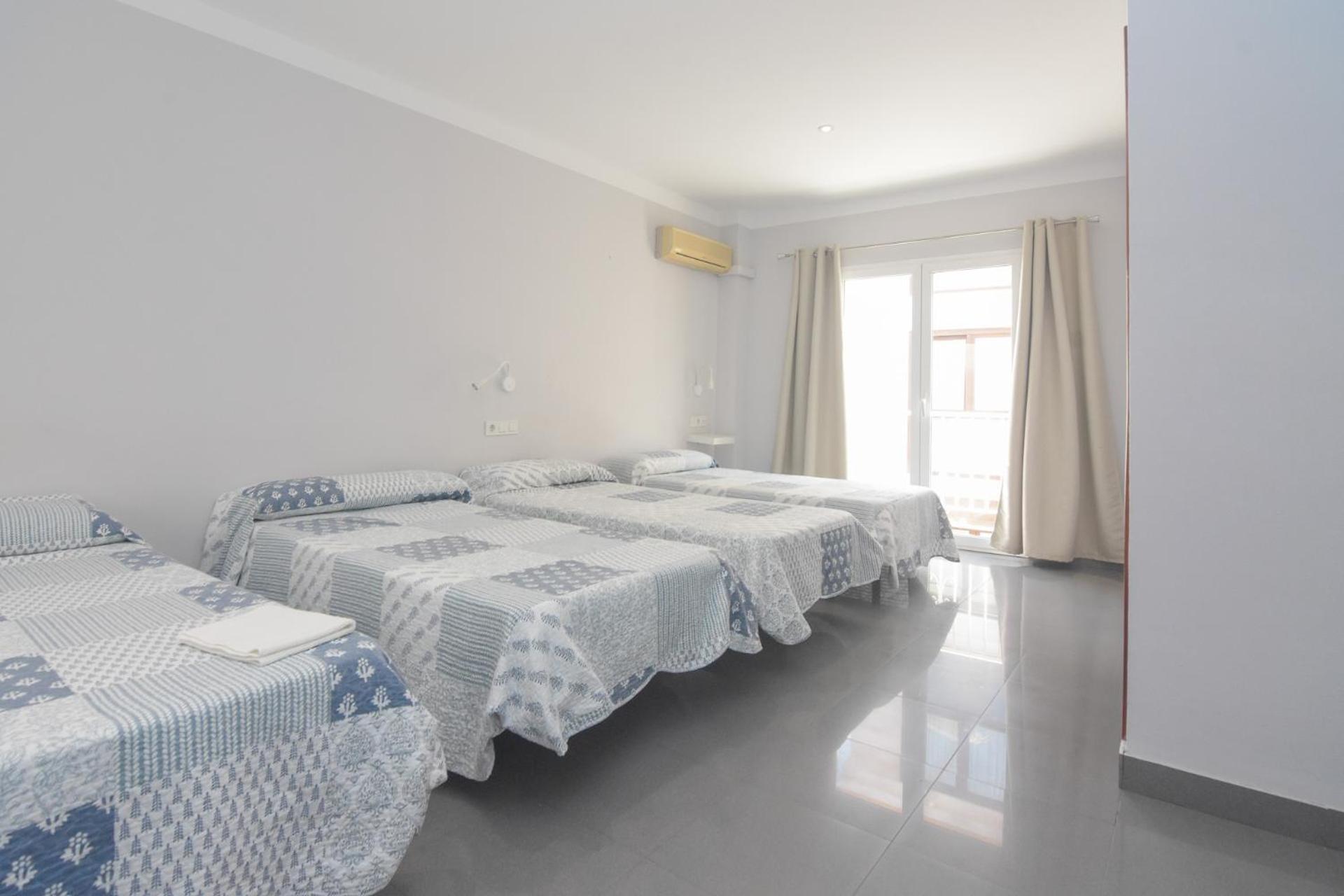 Hostal La Ermita نيرخا المظهر الخارجي الصورة
